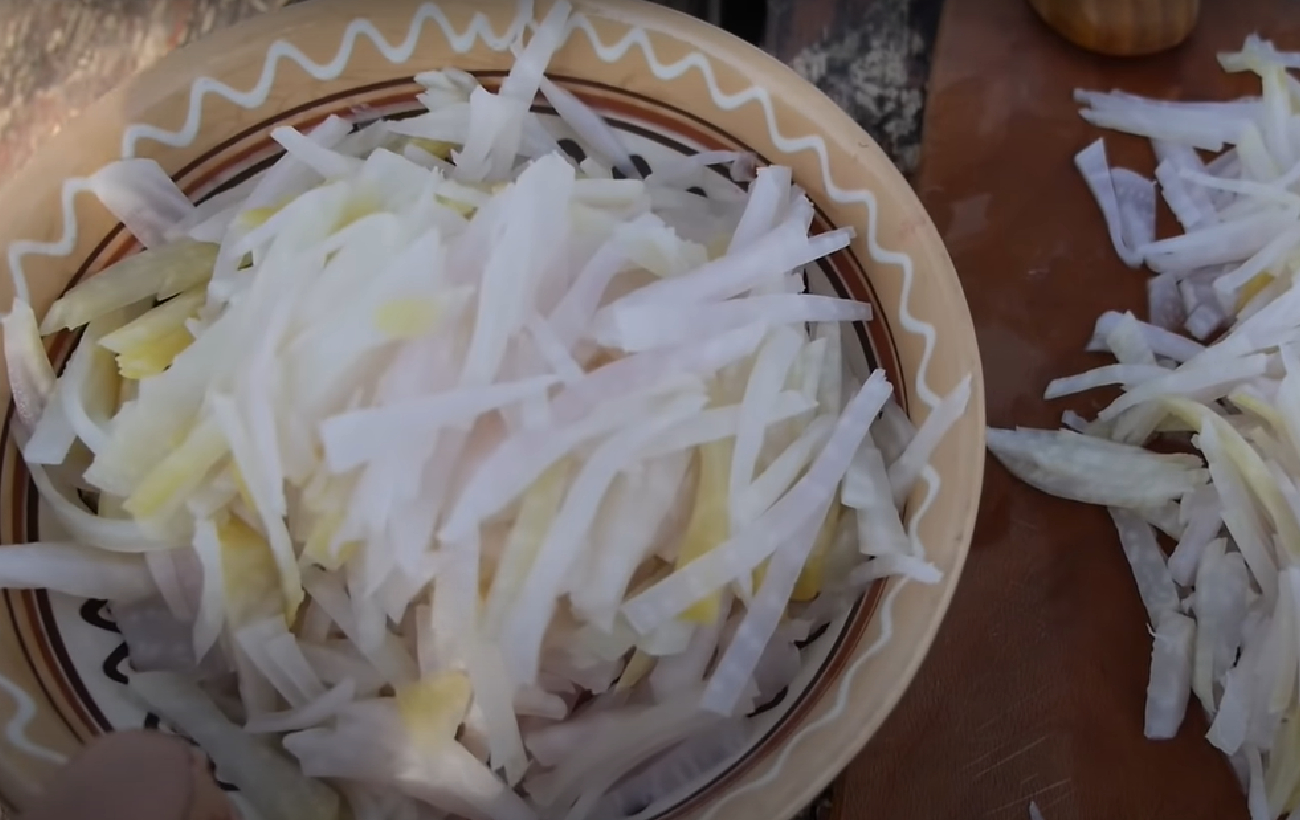 Гуцульський борщ: український рецепт страви з білим буряком